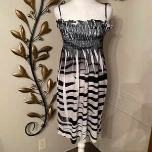 Style Works Sun Dress Size Medium Black, white and grey